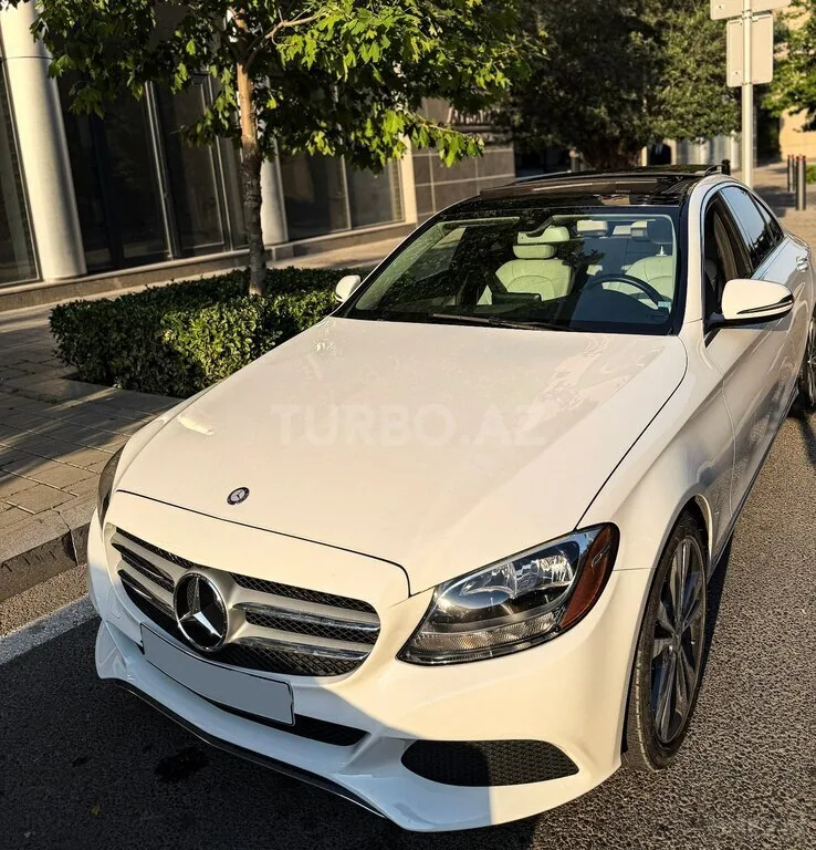 Mercedes C 300 — foto 1/4