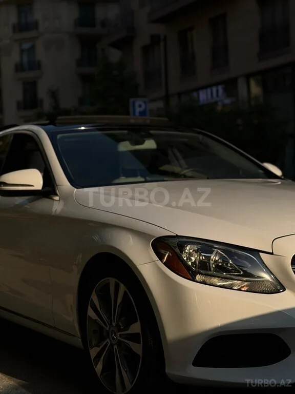Mercedes C 300 — foto 2/4