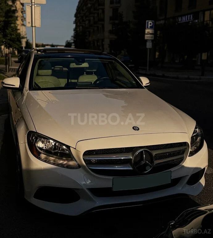 Mercedes C 300 — foto 3/4