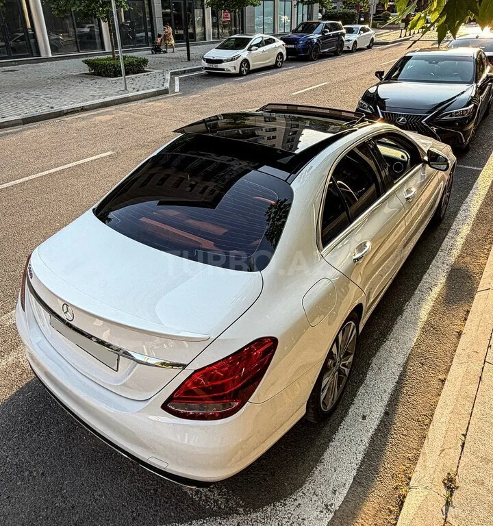 Mercedes C 300 — foto 4/4