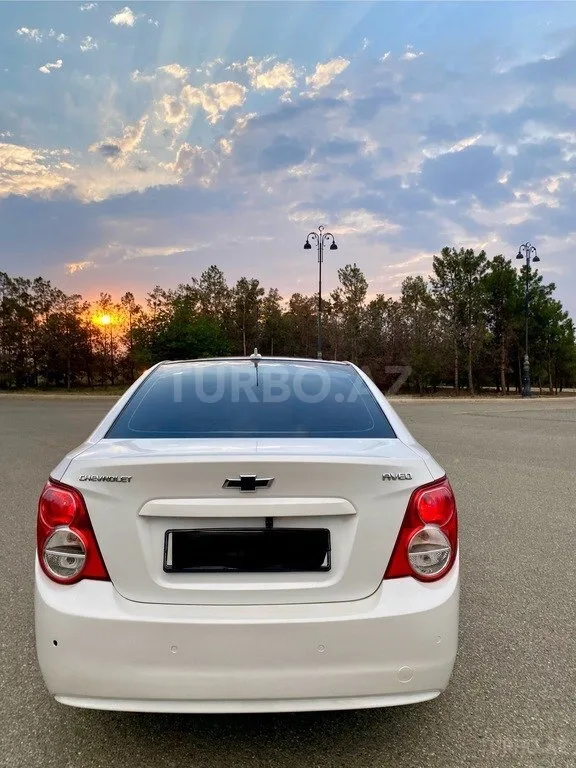 Chevrolet Aveo — foto 2/4