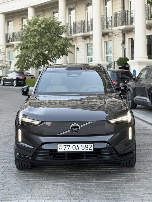 Volvo EX90 — foto 1/4