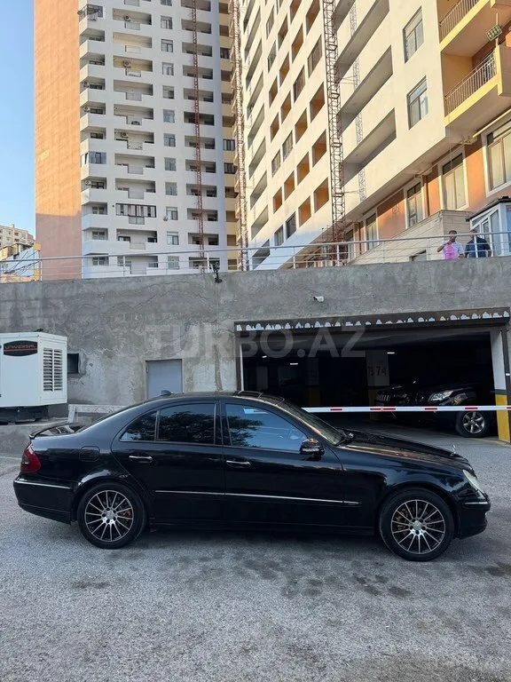 Mercedes E 280 — foto 3/4