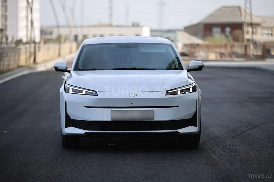 Changan Qiyuan A05 — foto 3/4