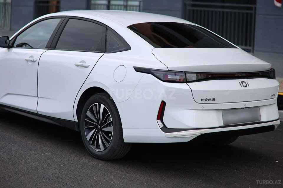 Changan Qiyuan A05 — foto 4/4