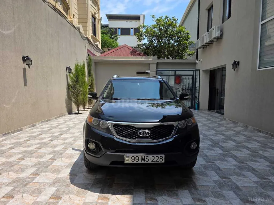 Kia Sorento — foto 1/4
