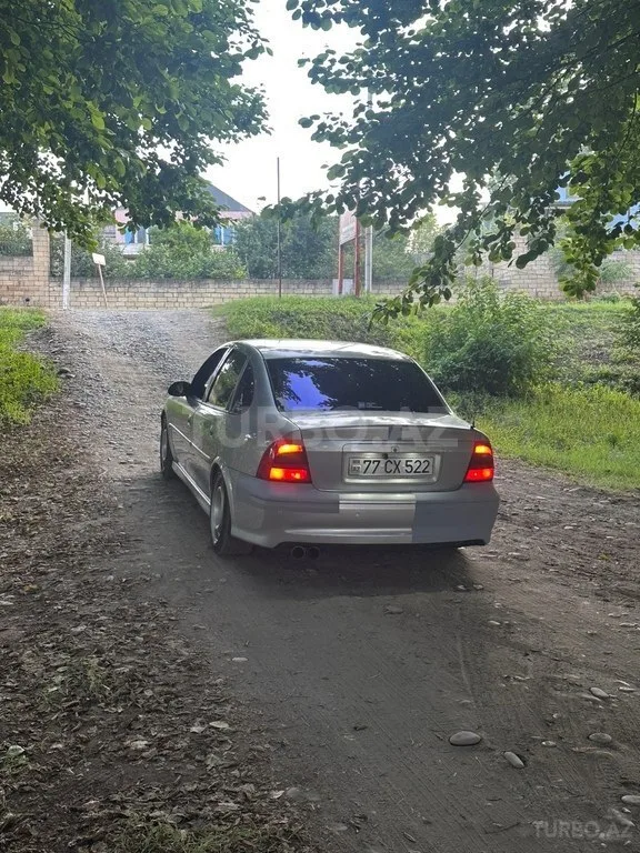 Opel Vectra — foto 2/4