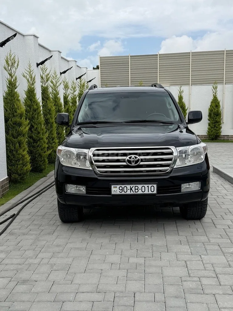 Toyota Land Cruiser — foto 1/4