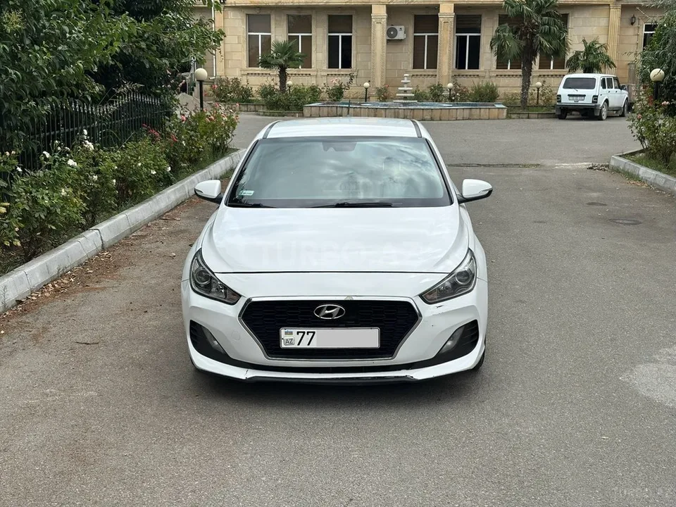 Hyundai i30 — foto 1/4