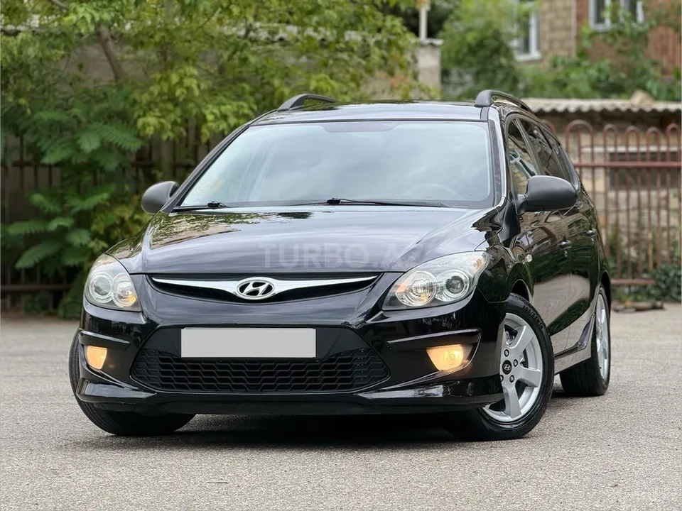 Hyundai i30 — foto 1/4