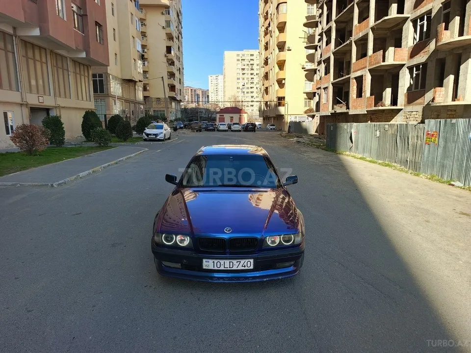 BMW 740 — foto 2/4