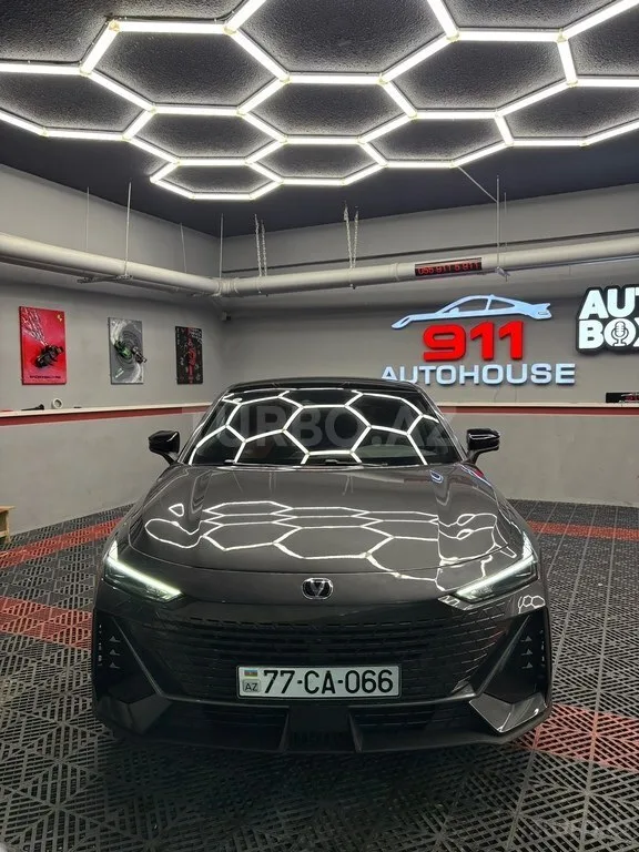 Changan Uni-V iDD — foto 1/4