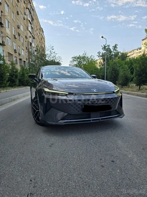 Changan Uni-V iDD — foto 1/4