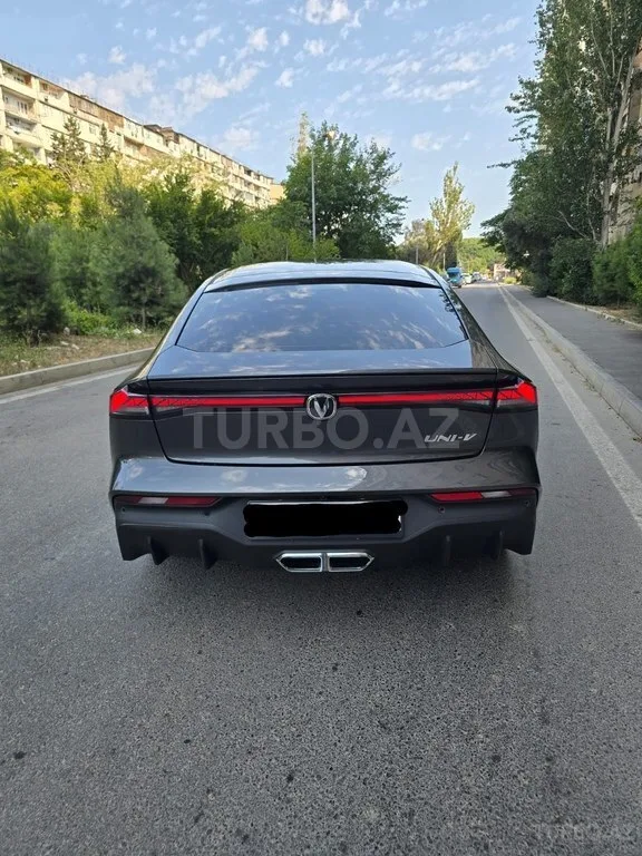 Changan Uni-V iDD — foto 2/4