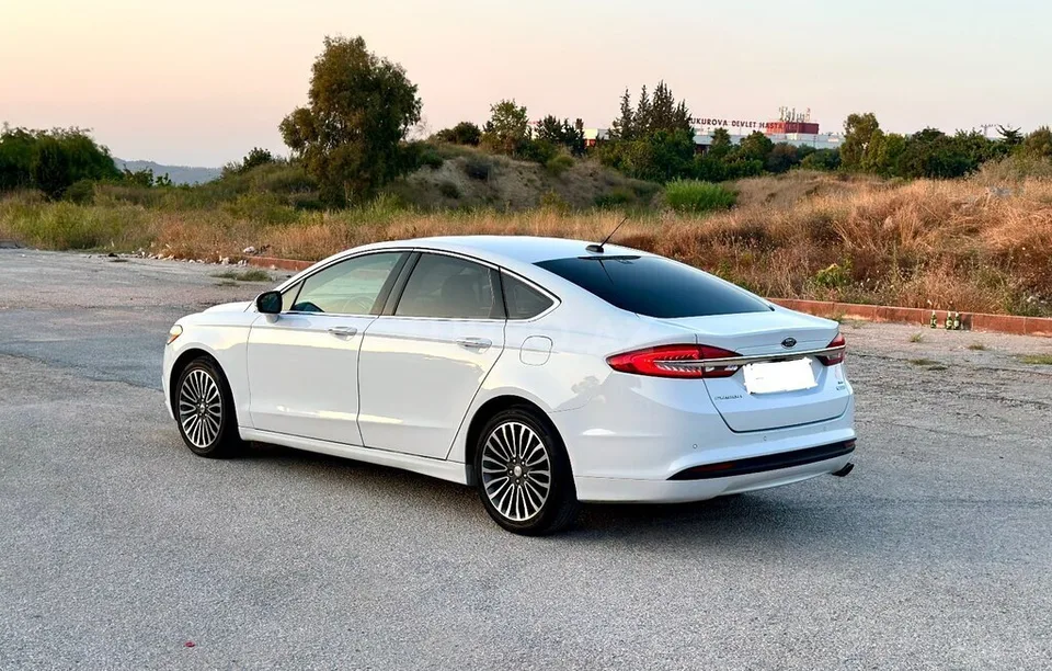 Ford Fusion (North America) — foto 3/4