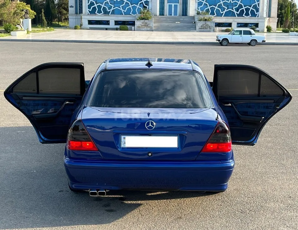 Mercedes C 180 — foto 2/4