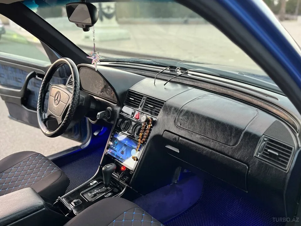 Mercedes C 180 — foto 4/4