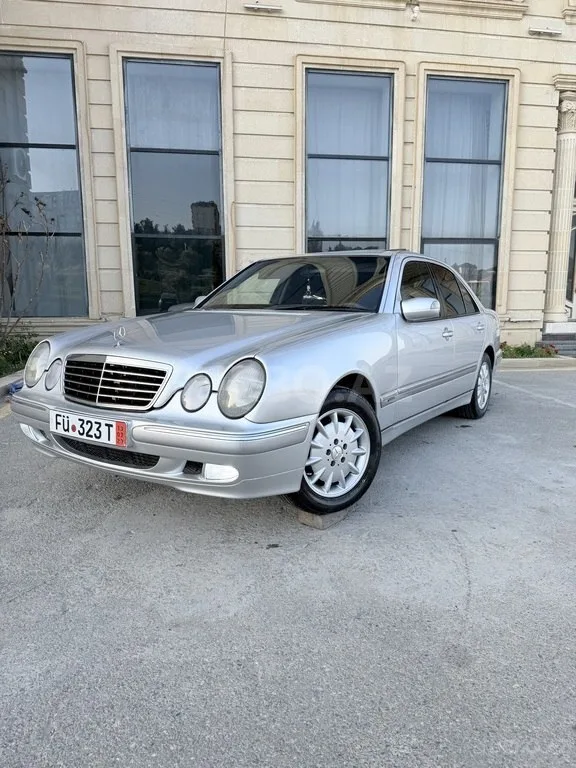Mercedes E 220 — фото 3/4