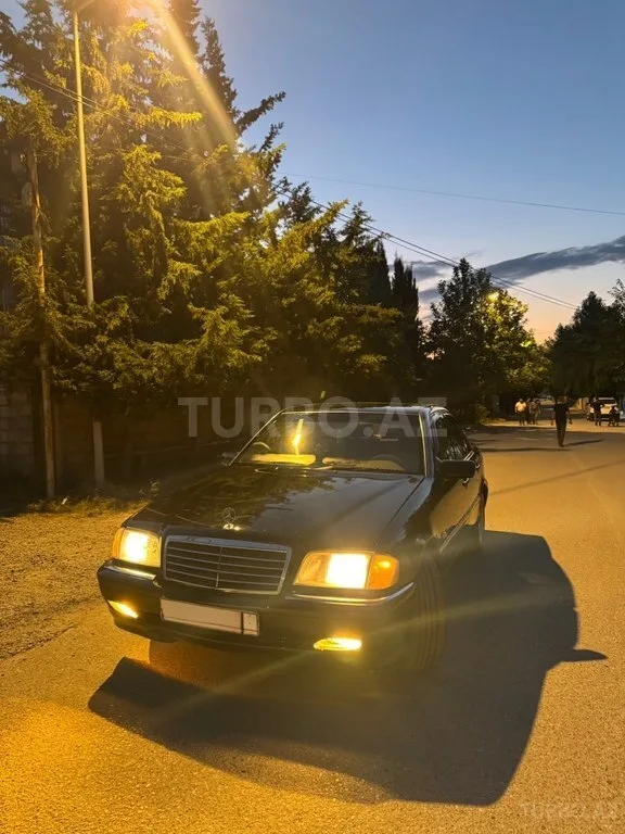 Mercedes C 230 — foto 1/4