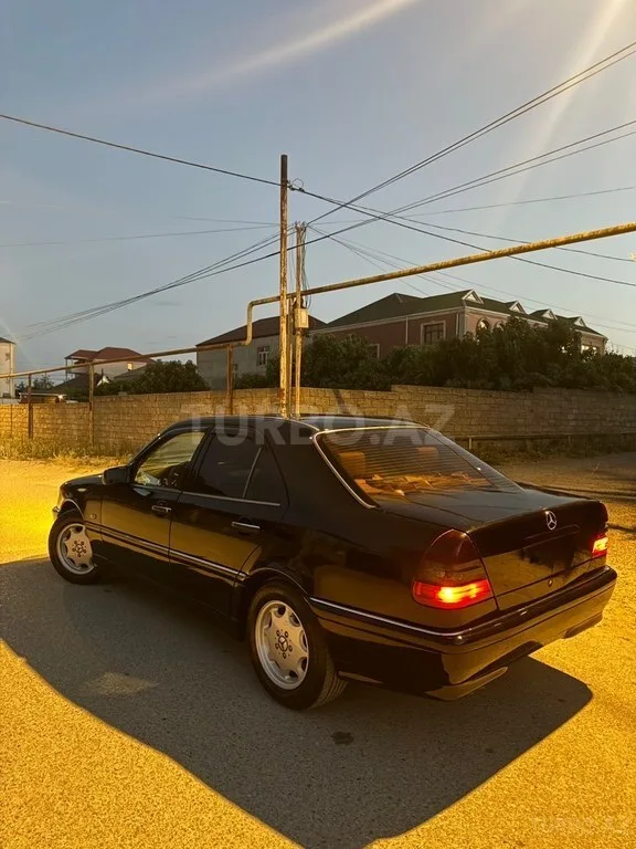 Mercedes C 230 — foto 2/4