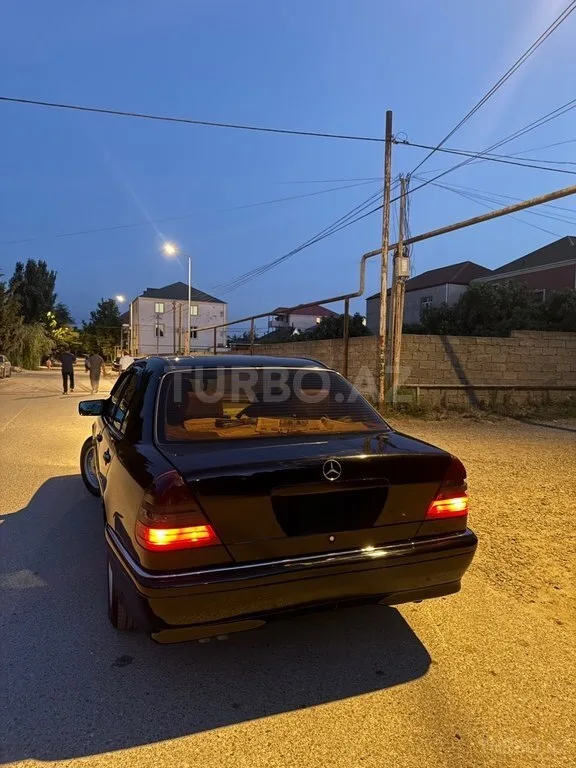 Mercedes C 230 — foto 4/4
