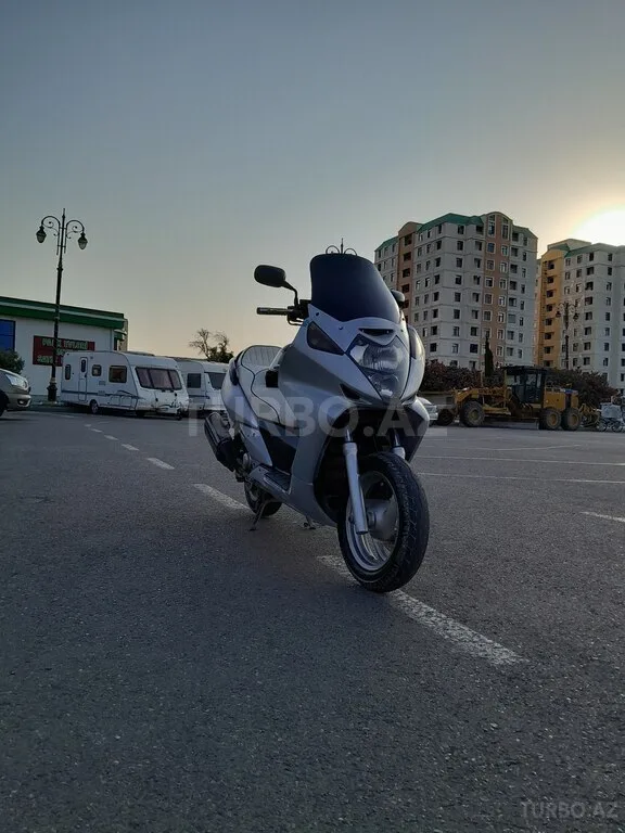 Honda FJS 600 — foto 1/4