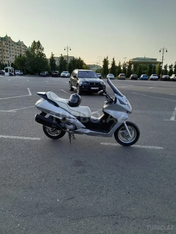 Honda FJS 600 — foto 3/4