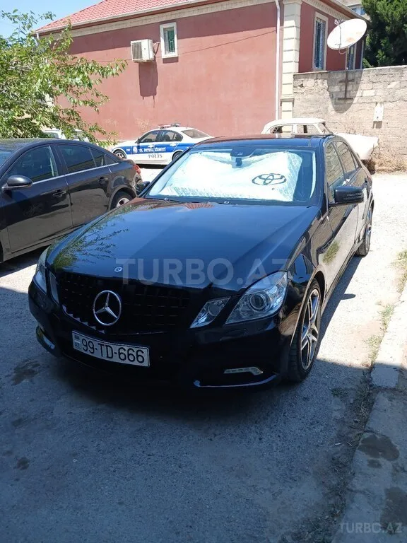 Mercedes E 350 — foto 1/4