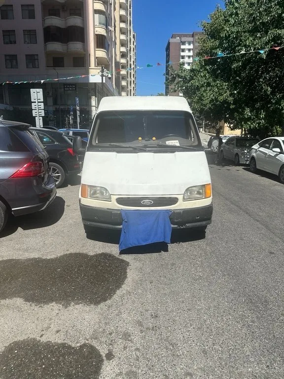Ford Transit — foto 1/4