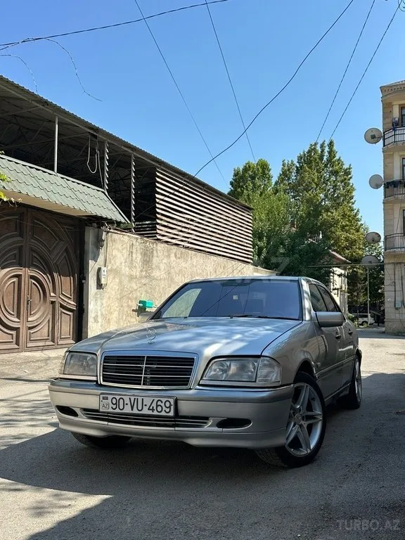 Mercedes C 240 — foto 1/4