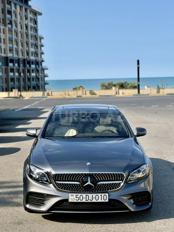 Mercedes E 300 — foto 1/4