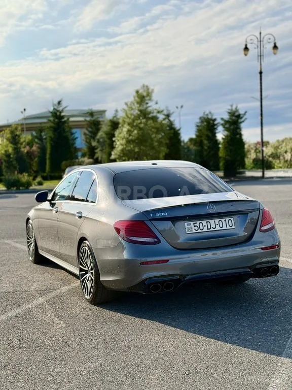 Mercedes E 300 — foto 4/4