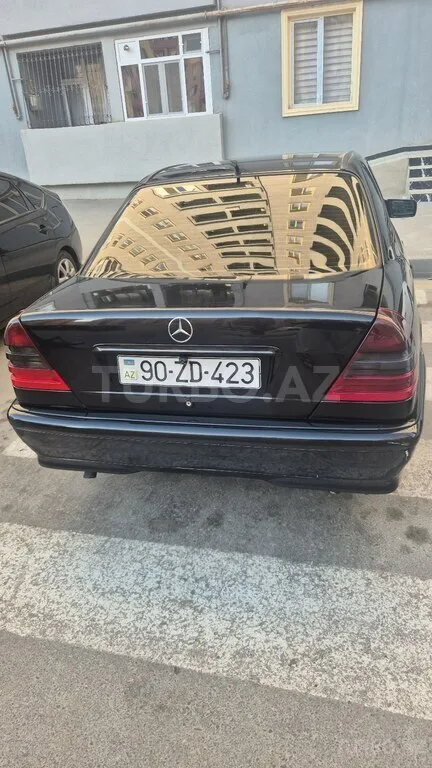 Mercedes C 180 — foto 2/4