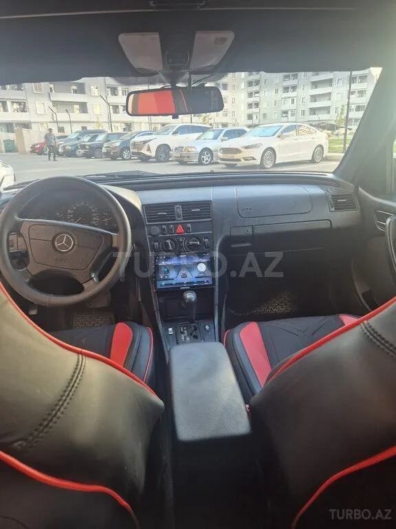 Mercedes C 180 — foto 4/4