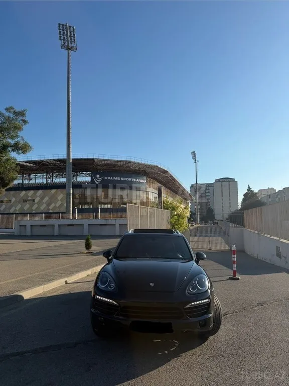 Porsche Cayenne — foto 2/4