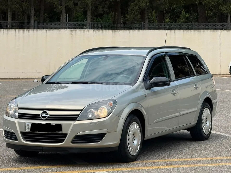 Opel Astra — foto 1/4