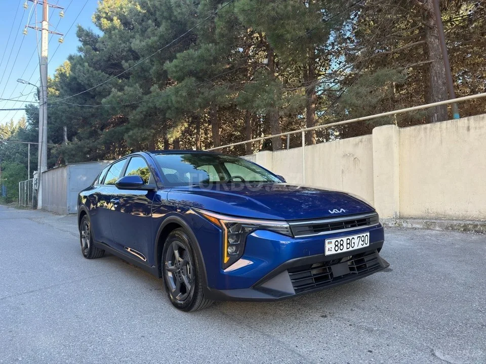 Kia K4 — foto 1/4
