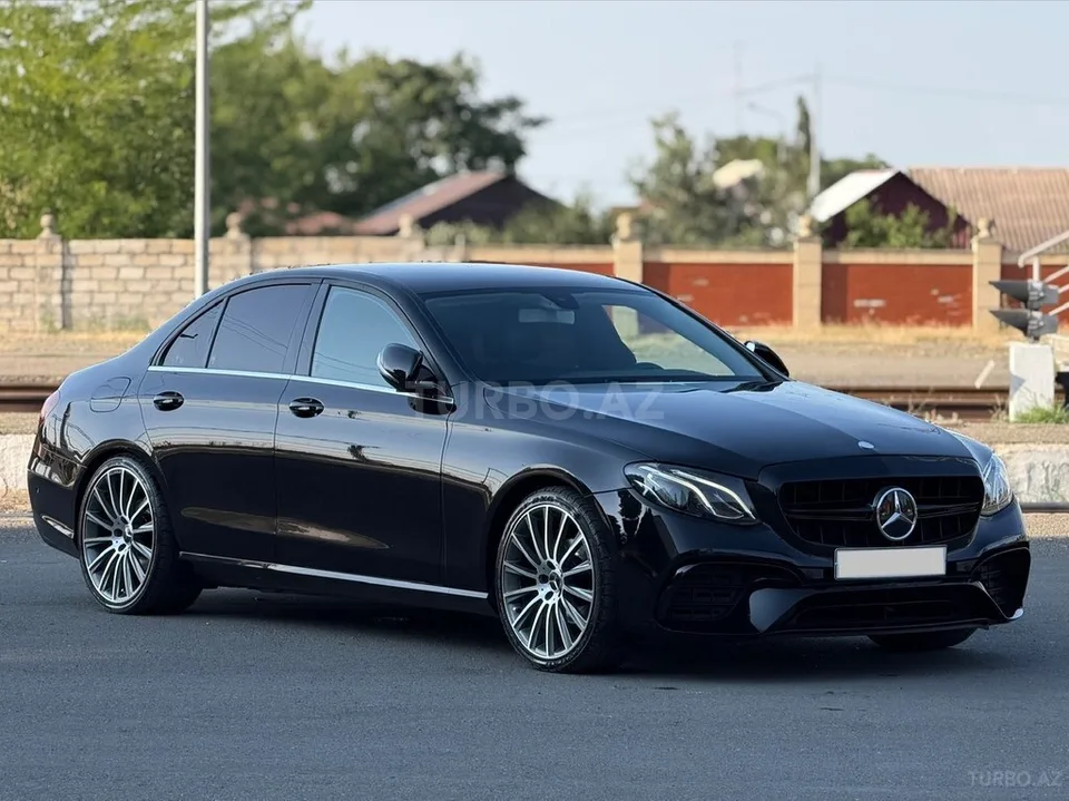 Mercedes E 300 — foto 2/4