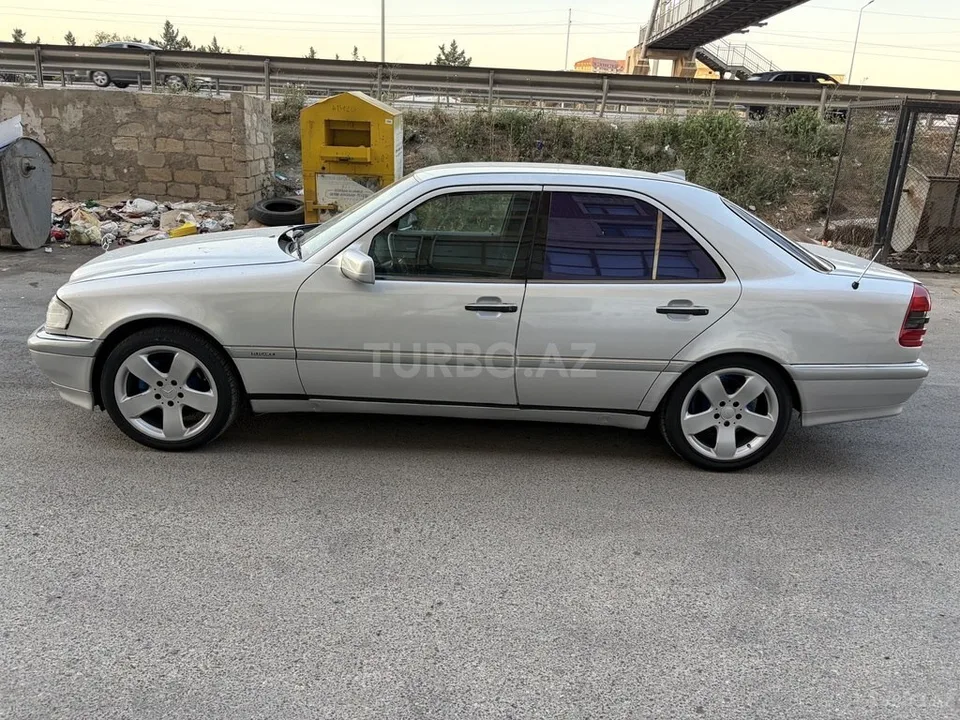 Mercedes C 250 — foto 3/4