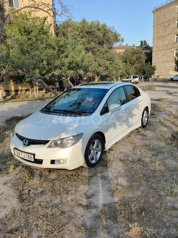 Honda Civic — foto 2/4