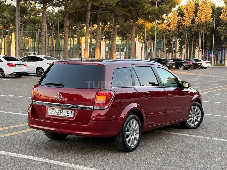 Opel Astra — foto 3/4