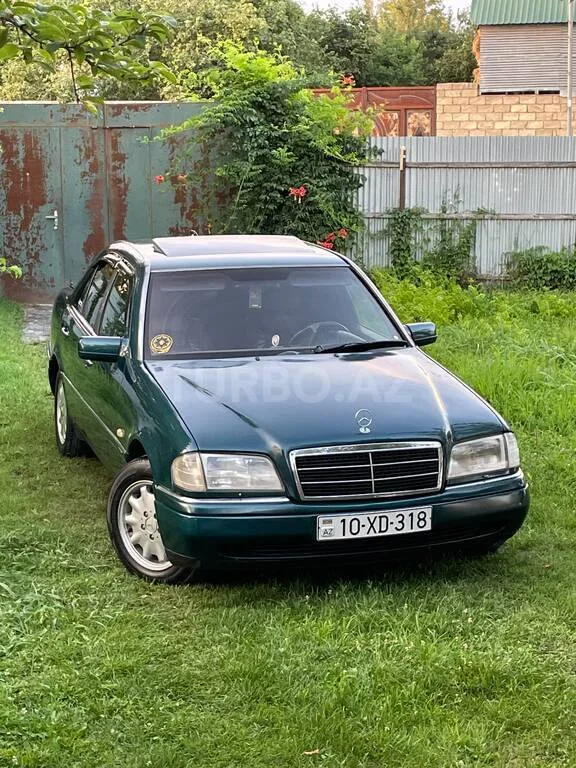 Mercedes C 180 — foto 1/4