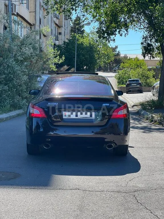 Nissan Maxima — foto 2/4