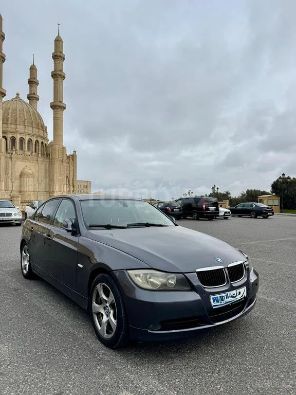 BMW 320 — foto 2/4