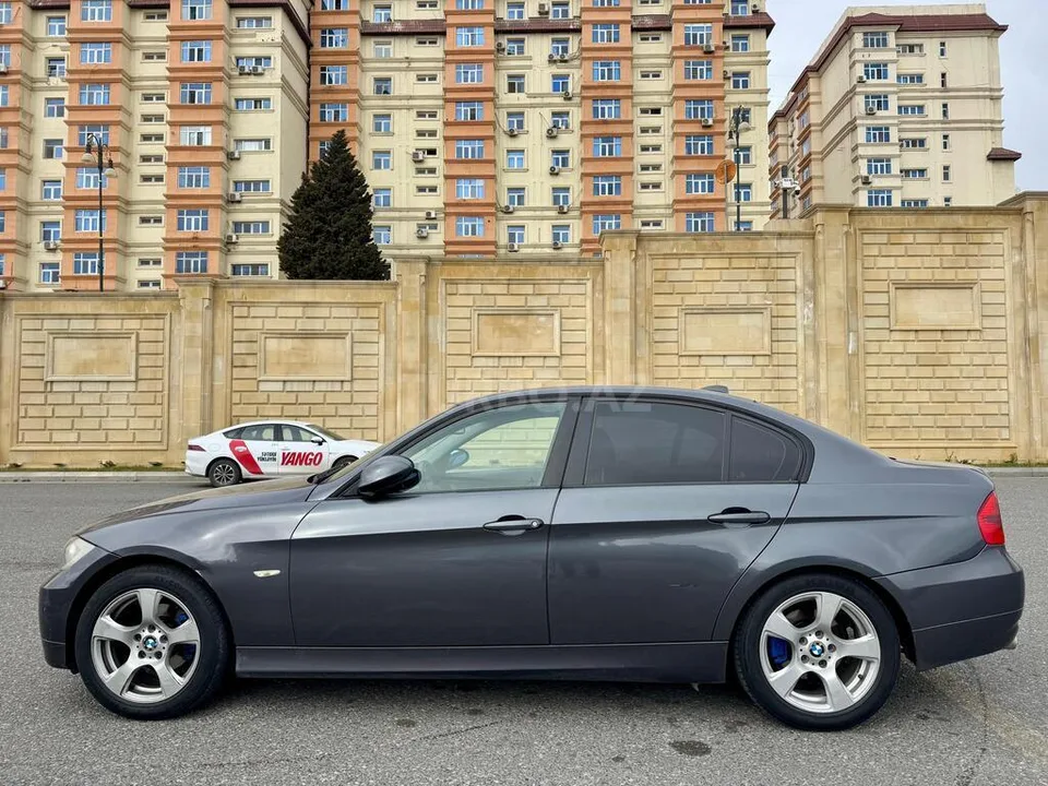 BMW 320 — foto 4/4