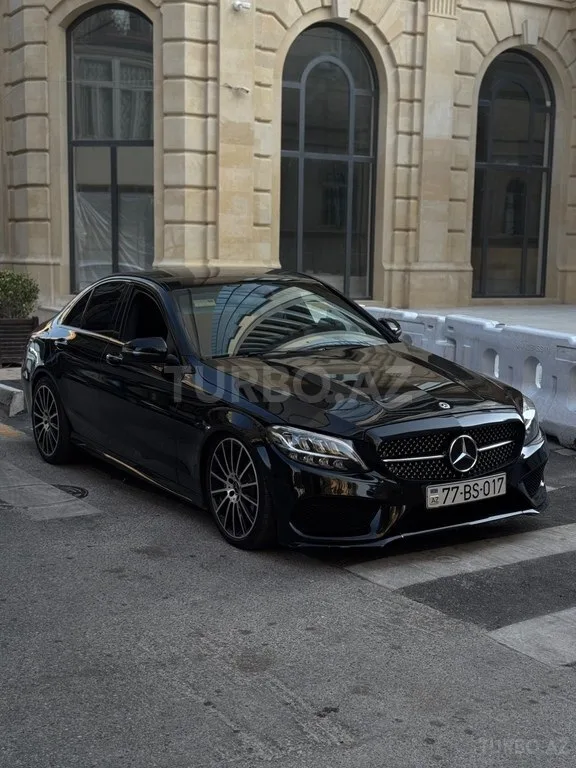 Mercedes C 300 — foto 1/4