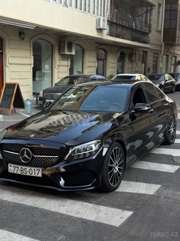 Mercedes C 300 — foto 3/4
