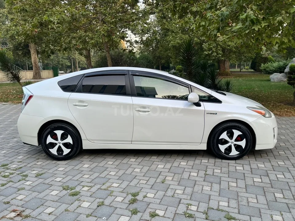 Toyota Prius — foto 3/4