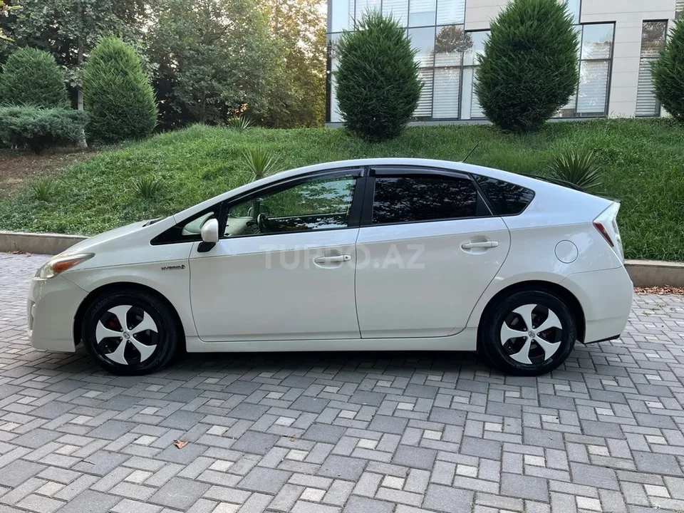 Toyota Prius — foto 4/4
