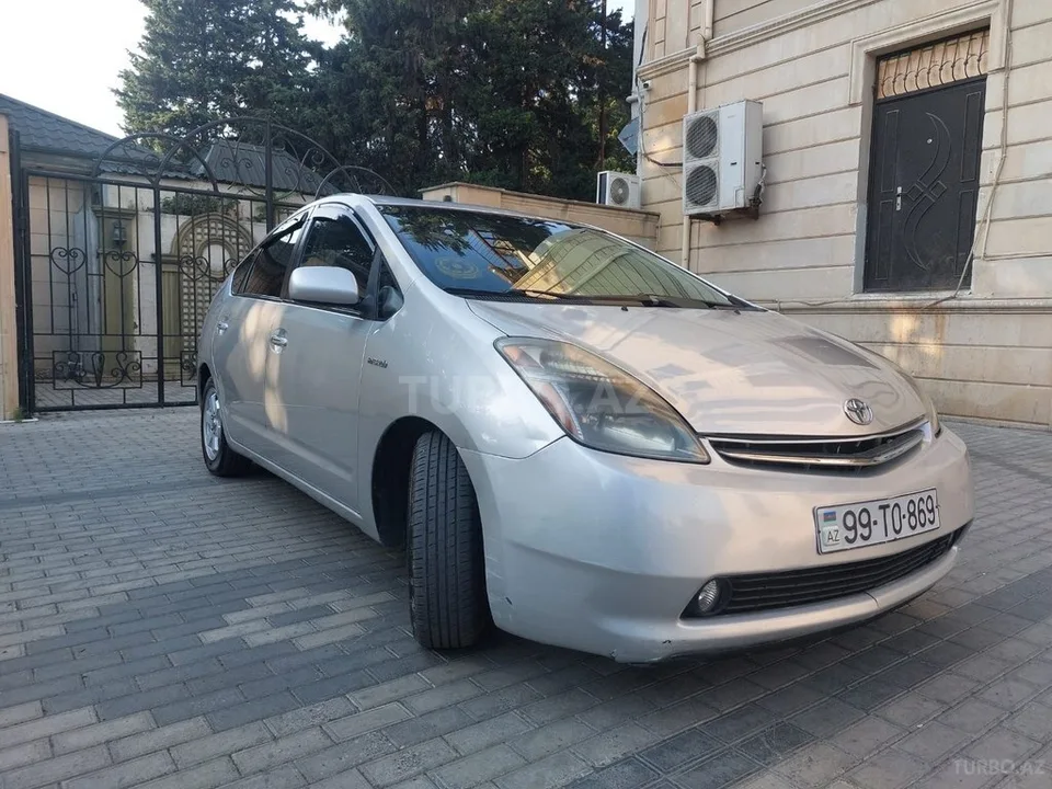 Toyota Prius — foto 2/4
